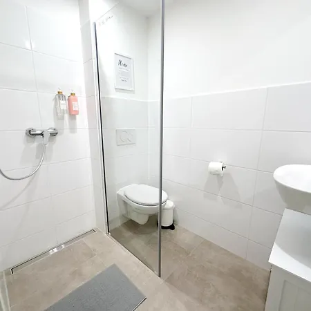 Gemuetliches 2 Zimmer Ambient Apartment Mit Queensize-Bett , Etagenbett& Schlafsofa In Alsternaehe Hamburg Exterior photo