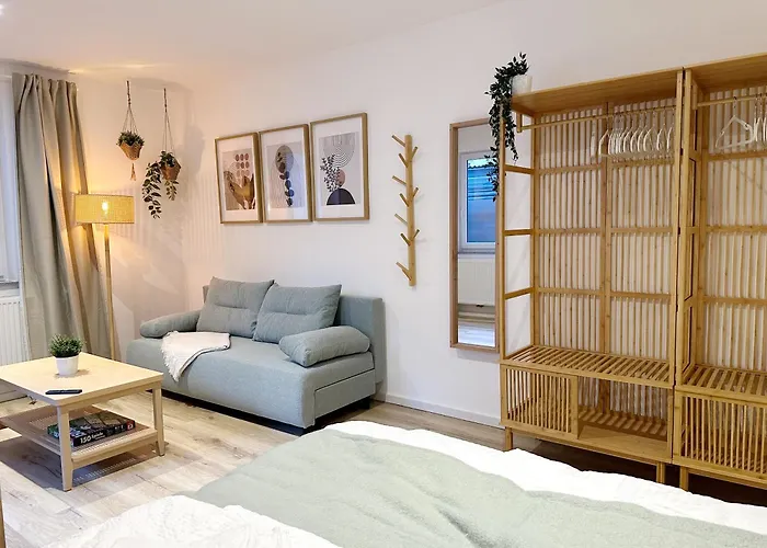 Gemuetliches 2 Zimmer Ambient Apartment Mit Queensize-Bett , Etagenbett& Schlafsofa In Alsternaehe