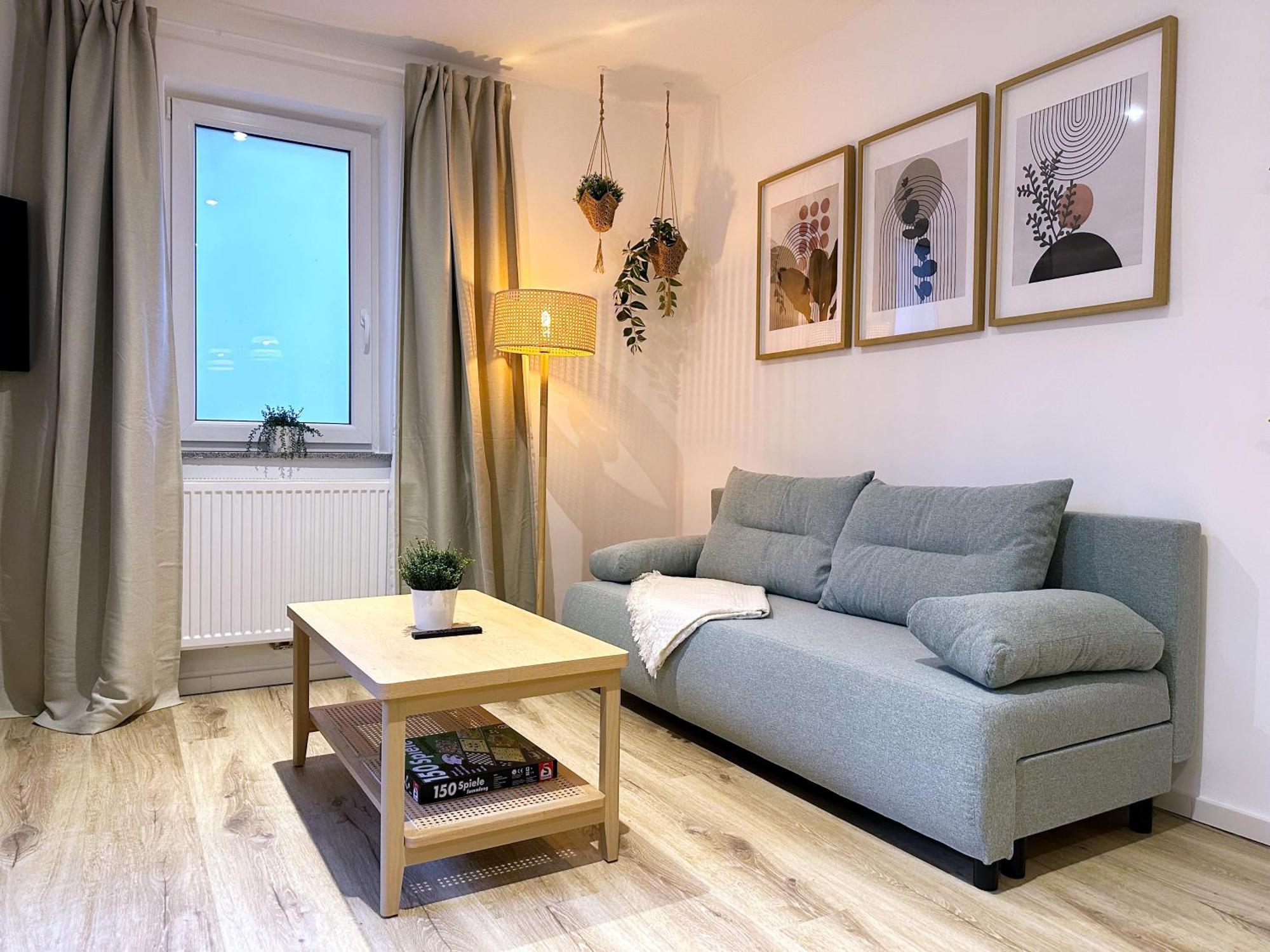Gemuetliches 2 Ambient Mit Queensize-bett , Etagenbett& Schlafsofa In Alsternaehe Appartement *