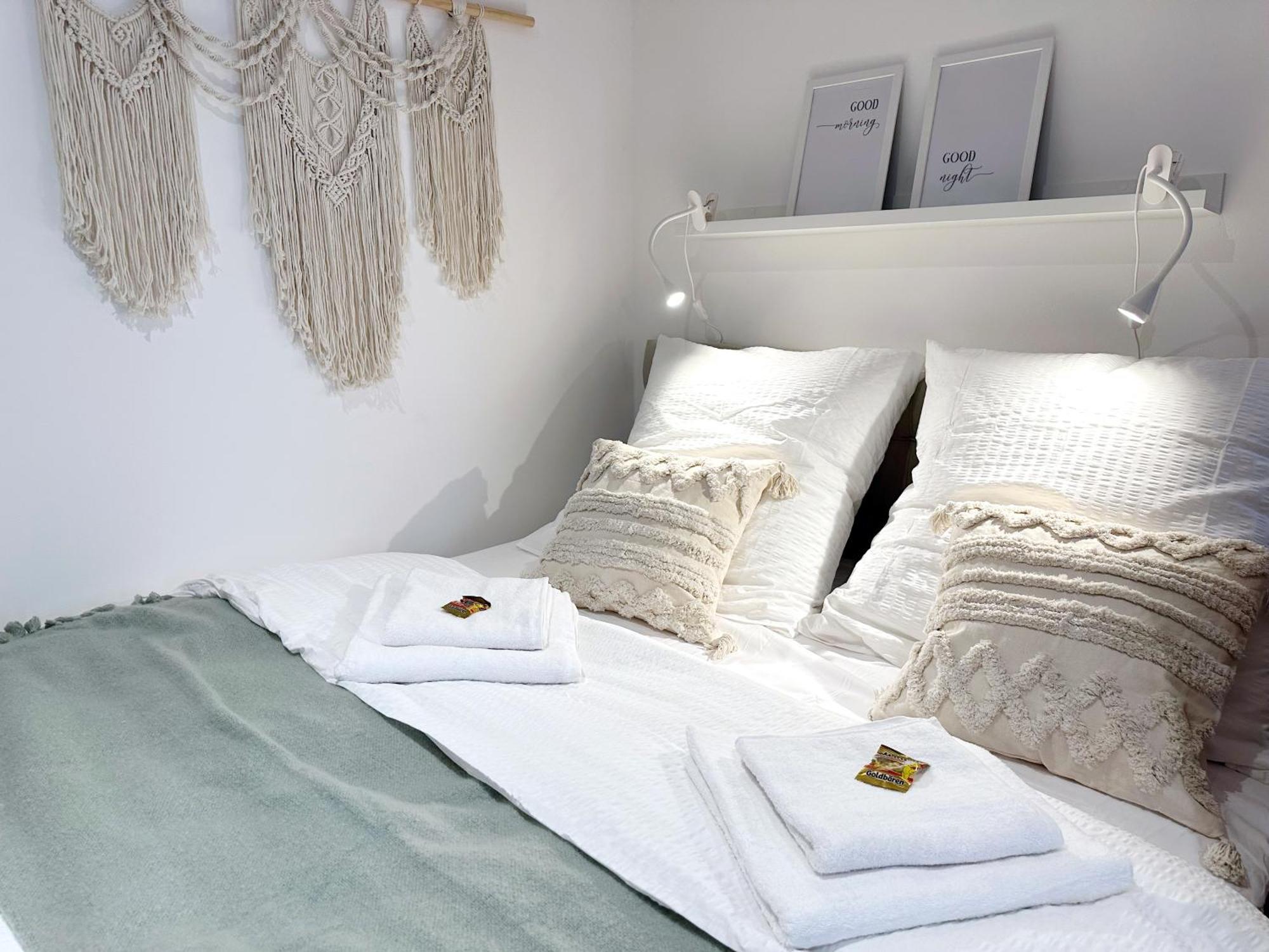 Gemuetliches 2 Ambient Mit Queensize-bett , Etagenbett& Schlafsofa In Alsternaehe * Hamburgo