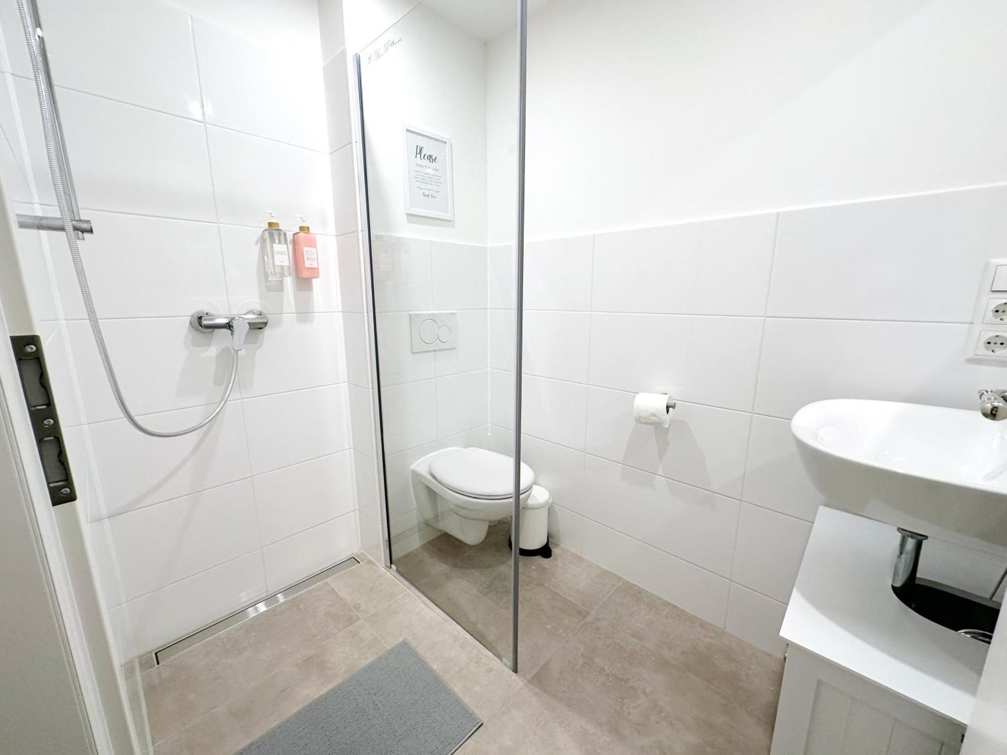 Gemuetliches 2 Ambient Mit Queensize-bett , Etagenbett& Schlafsofa In Alsternaehe Apartamento