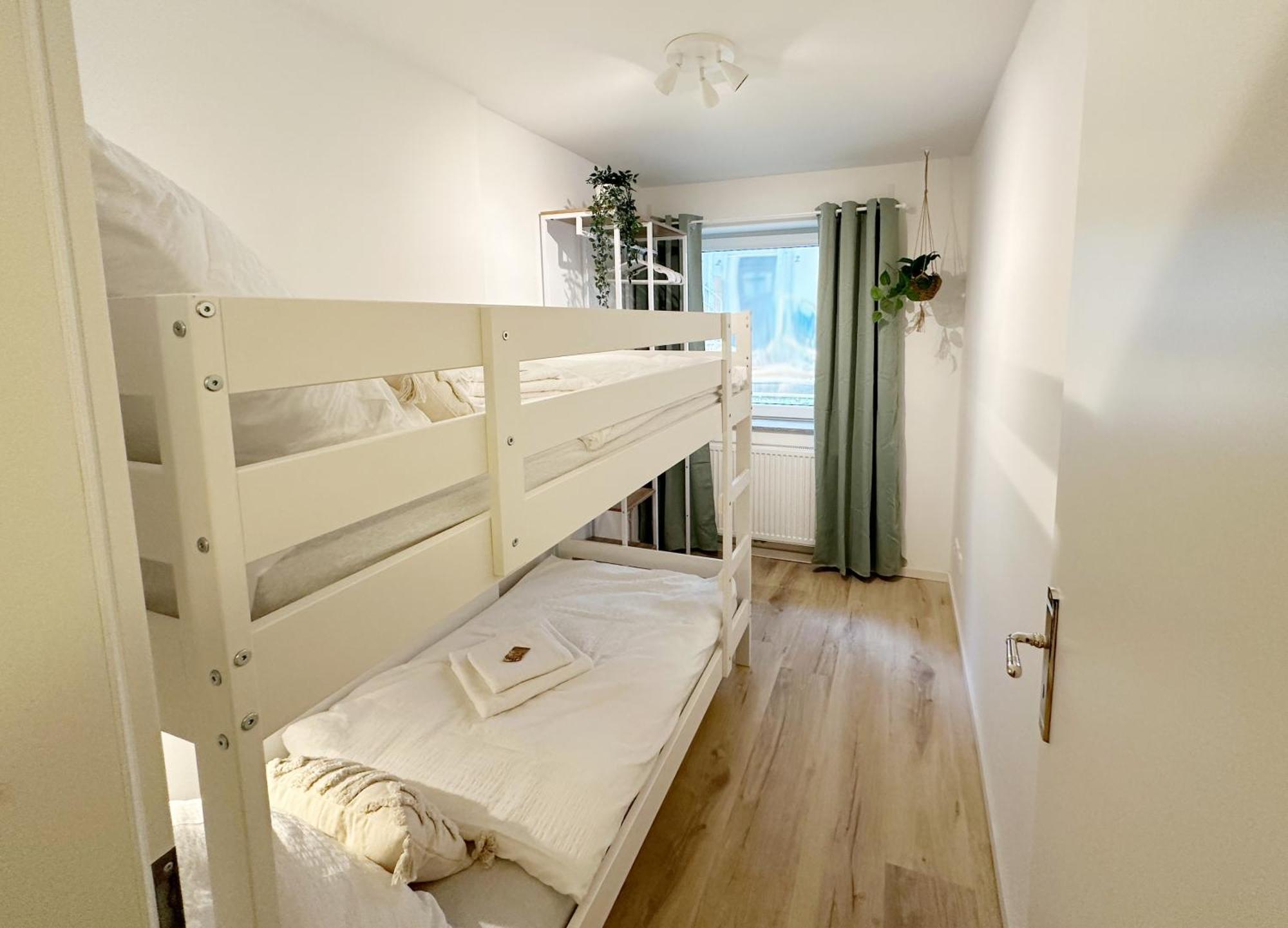 Gemuetliches 2 Ambient Mit Queensize-bett , Etagenbett& Schlafsofa In Alsternaehe * Hamburgo